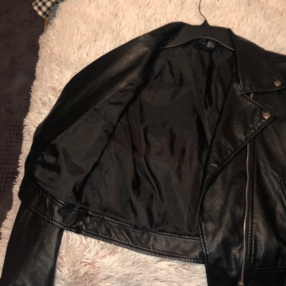 Leather jacket - Picture 2 of 5